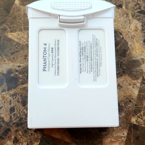 Phanton 4 battery